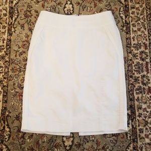 White House Black Market Perfect Form White Skirt